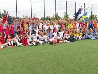 Zwölf Teams, zwölf Nationen, eine Mini-WM - und ganz großer Fußball-Spaß für Nachwuchs-Kickerinnen in Berlin. Maik Franz verspürt "Riesen-Euphorie" bei Frauenfußball.