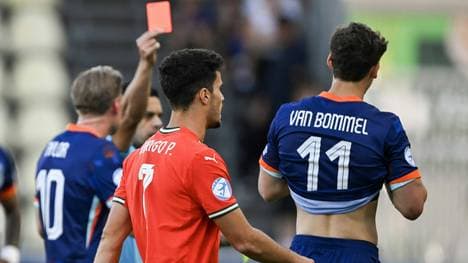 Früher Platzverweis für Ruben van Bommel