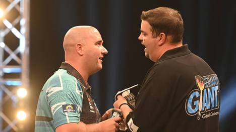 Gabriel Clemens (r.) trifft beim World Matchplay auf Rob Cross