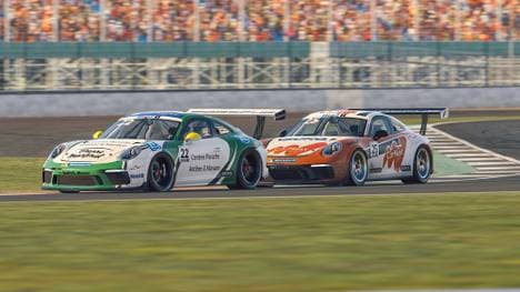 Ayhancan Güven (l.) und Larry ten Voorde beim virtuellen Porsche Mobil 1 Supercup