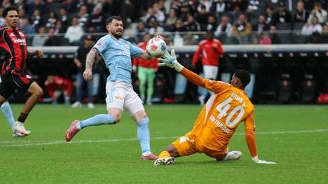 Burke macht seinen Dreierpack perfekt