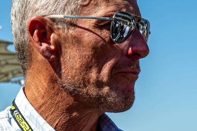 Armstrong versteht die Welt nicht mehr