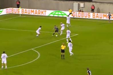 Traum-Solo! Er lässt sie alle stehen