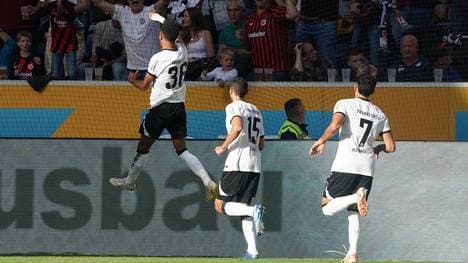 Ansgar Knauff (l.) lässt sein Formtief offenbar hinter sich