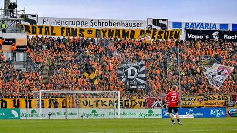 Mehr als 4000 Dresdener Fans in Unterhaching