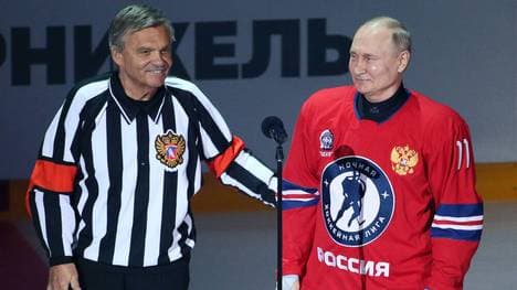 René Fasel bei einem gemeinsamen Auftritt mit Wladimir Putin