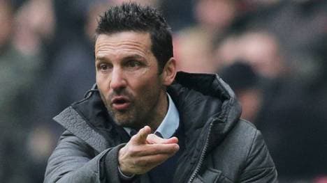 Trainer Joe Zinnbauer ging mit dem HSV 0:8 in München unter