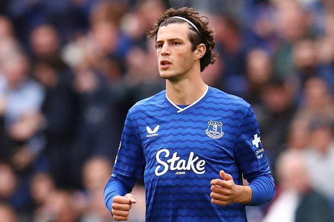 Röhl wechselt fest zu Everton