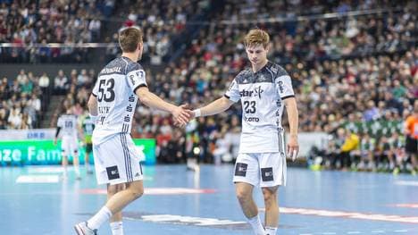 Die Spieler des THW Kiel lassen nach der Niederlage die Köpfe hängen