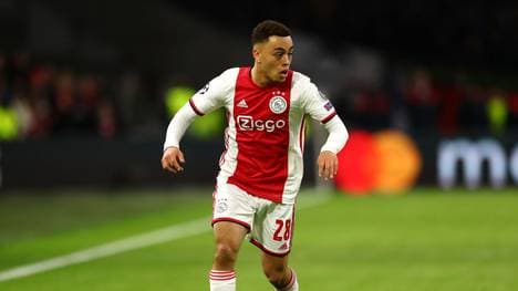 Der FC Bayern hat nach SPORT1-Informationen Interesse an Ajax' Sergino Dest