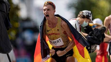 Der deutsche Geher Jonathan Hilbert holte bei Olympia 2021 Silber über 50 Kilometer