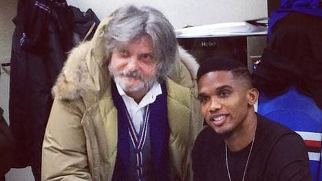 Samuel Eto'o bei seiner Vertragsunterschrift