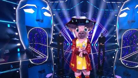 Katrin Müller-Hohenstein versteckte sich im Kostüm des Schweins