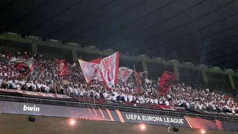 Erst mit Verspätung kommen die letzten Union-Fans ins Stadion von Braga rein