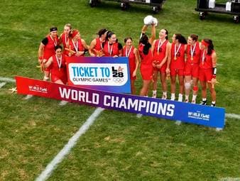 Kanadas Frauen entzaubern die USA und beenden deren Titelserie. Nur die US-Männer werden ihrer Favoritenrolle bei der Flag-Football-WM in Düsseldorf gerecht. 