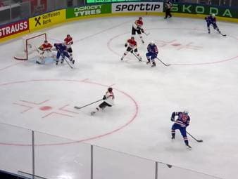 Im Duell um den letzten Viertelfinal-Platz in der Gruppe A behält die USA einen kühlen Kopf.