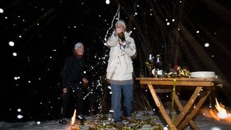 Maren Kirkeeide feierte ihre Olympia-Goldmedaille ausgefallen