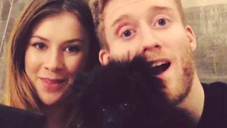 Ein gutes Team: Andre Schürrle, Freundin Montana und Zwergspitz Hugo.