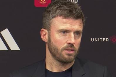 Carrick adelt Fernandes nach viertem Sieg in Folge