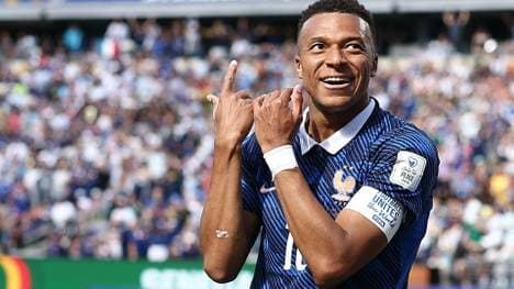 Spielt die Flöte: Kylian Mbappé