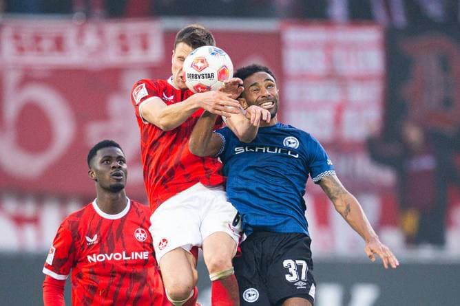 Lattenkracher auf der Alm! Lautern zittert sich zum Remis