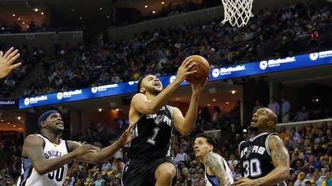 San Antonio Spurs v Memphis Grizzlies - Game Three
