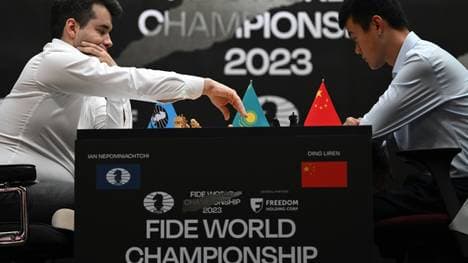 Erneutes Remis zwischen Nepomnjaschtschi (l.) und Ding