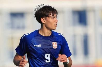 Bayer verpflichtet Sturm-Juwel