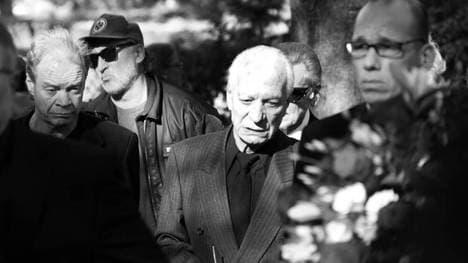 Zanubio Rocchigiani trauert bei der Beerdigung von Sohn Graciano