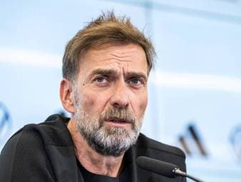 Christian Heidel, Vorstand für Kommunikation und Sport des 1. FSV Mainz 05, spricht darüber, welche Aufgabe Jürgen Klopp bei der deutschen Nationalmannschaft erwartet. Dabei zeigt er sich überzeugt, dass der ehemalige Mainzer der richtige Kandidat für den Posten ist.