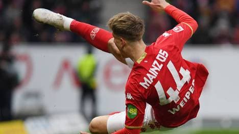 Nelson Weiper liegt spektakulär in der Luft