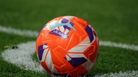 Der Ball soll nun doch in Spanien rollen