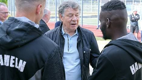 Otto Rehhagel im Gespräch mit Inhaftierten