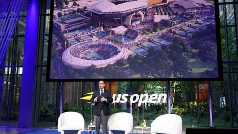 Lew Sherr während der Präsentation