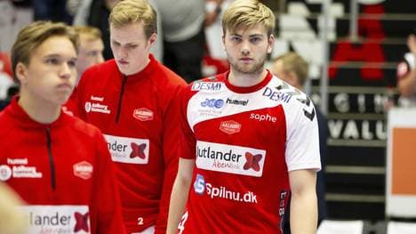 Norlyk (r.) kommt nach Hamburg