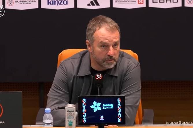 Flick klärt über Yamals Bankplatz auf