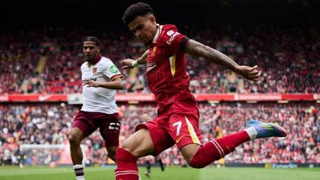 Krönen sich die Reds (im Bild: Luis Diaz) schon am Wochenende im Leicester Liverpool Tipp vorzeitig zum englischen Meister?