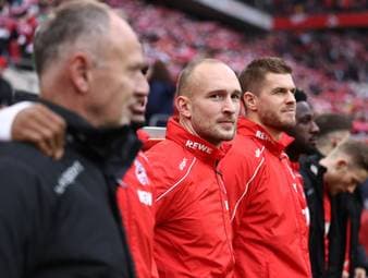 Kölns Abwehrhüne: In England für jede Grätsche gefeiert