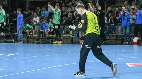 Die Füchse Berlin um Torwart Lasse Ludwig (Vordergrund) stehen im Final vom IHF Super Globe