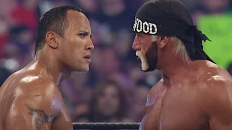 The Rock (l.) und Hulk Hogan lieferten 2002 bei WrestleMania einen denkwürdigen WWE-Moment