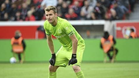 Torwart Hradecky und Leverkusen scheitern an Karlsruhe