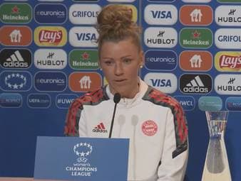 Die Bayern-Frauen feiern gegen Paris Saint-Germain ihre UWCL-Heimpremiere in der Allianz Arena. Für Linda Dallmann ist dieses Erlebnis etwas ganz Besonderes.