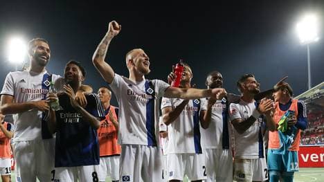 1. FC Nuernberg v Hamburger SV - Second Bundesliga