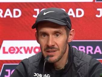 Nach dem 2:2 gegen Borussia Dortmund zeigt sich Freiburgs Trainer Julian Schuster zufrieden mit der Leistung seiner Mannschaft. Besonders hebt er seine Offensive hervor.