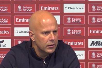 So reagiert Slot nach dem Liverpool-Debakel