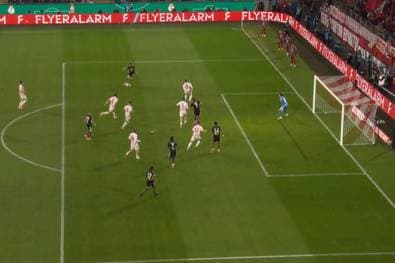 Wirbel um Bayern-Tor! Hätten die Schiris das sehen müssen?