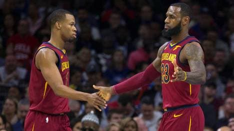 Rodney Hood (l.) sollte für LeBron James ins Spiel kommen
