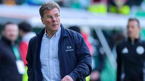 Dieter Hecking steckt mit dem VfL Bochum mitten im Abstiegskampf