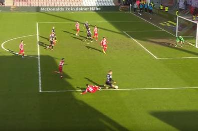 Elfmeter-Wirbel! Tabellenführer patzt folgenschwer