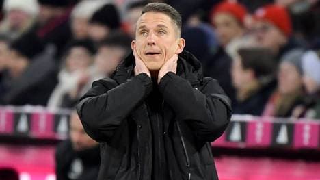 Wolfsburg-Trainer Daniel Bauer musste beim FC Bayern eine bittere Pille hinnehmen